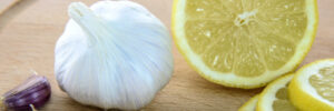 Ail et citron pour soigner l'herpès labial.